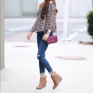 Lucky Brand Yezzah wedges. Great condition. Size 6